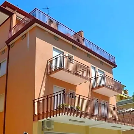 Apartment Flat With Big Terrace With Fireplace Next To Sea *